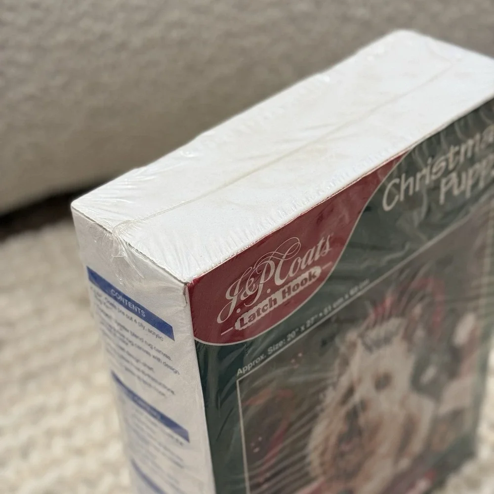 Vintage J&P COATS Kit 1998 Latch Hook Christmas Puppy 20
